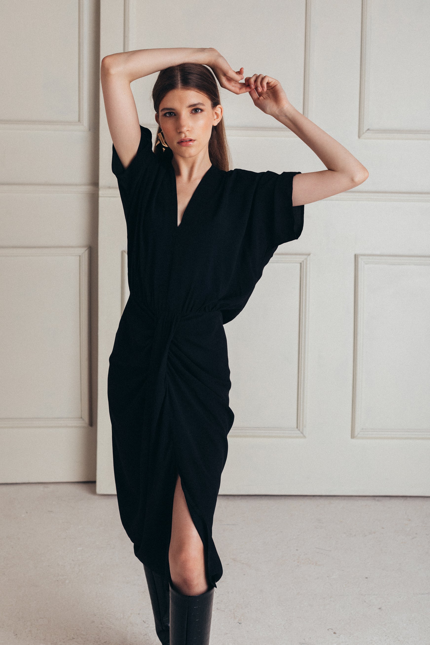 100% Lyocell midi dress with front knot and slit