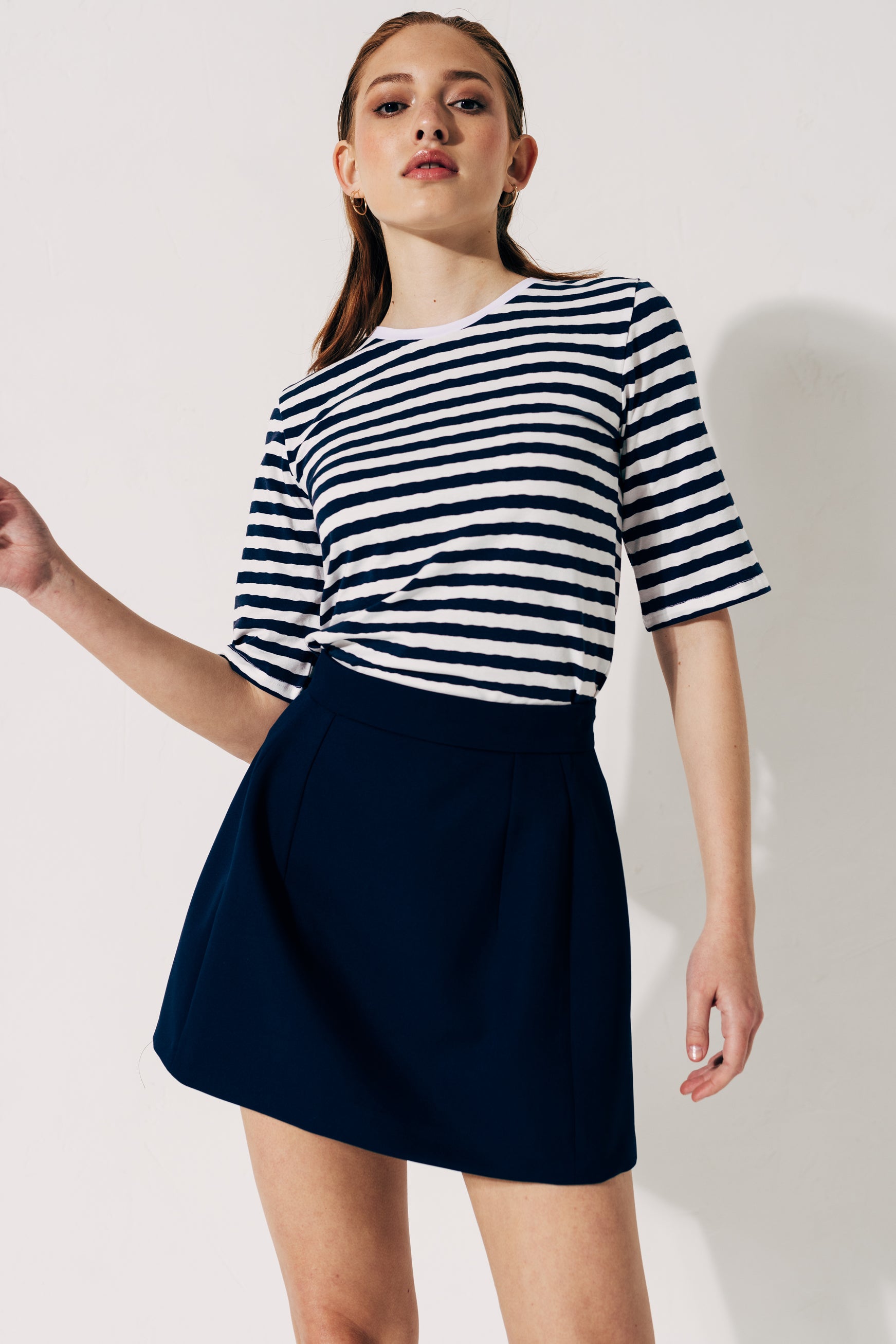 High-waist short skirt in dark navy blue
