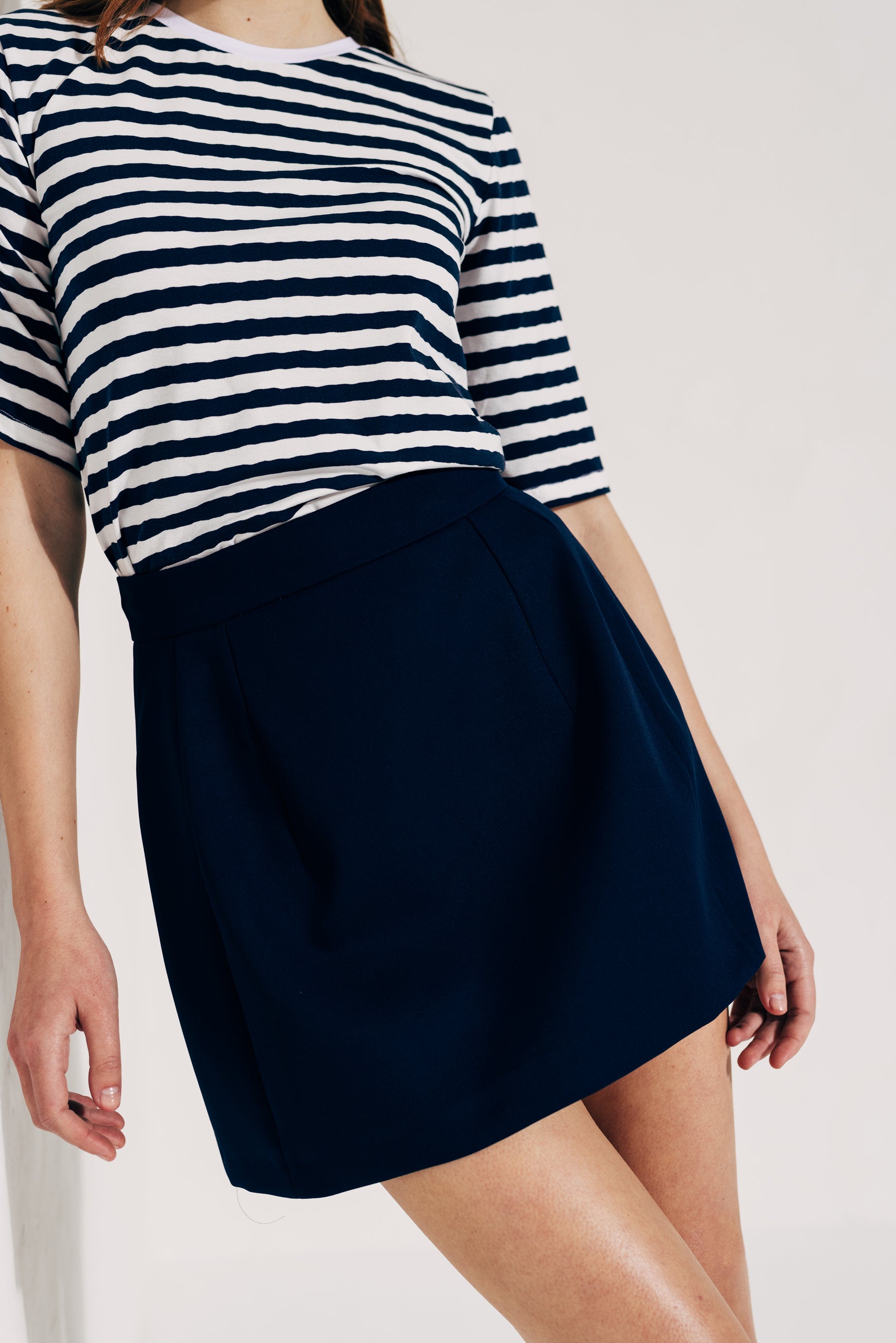 High-waist short skirt in dark navy blue