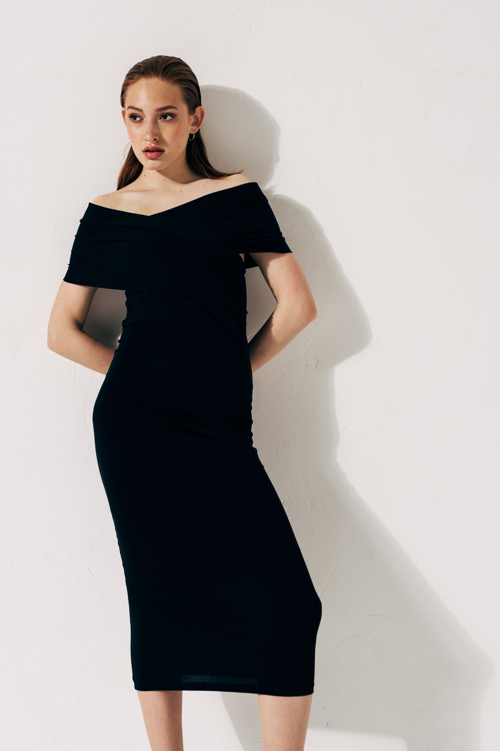 Cotton midi dress with exposed shoulders