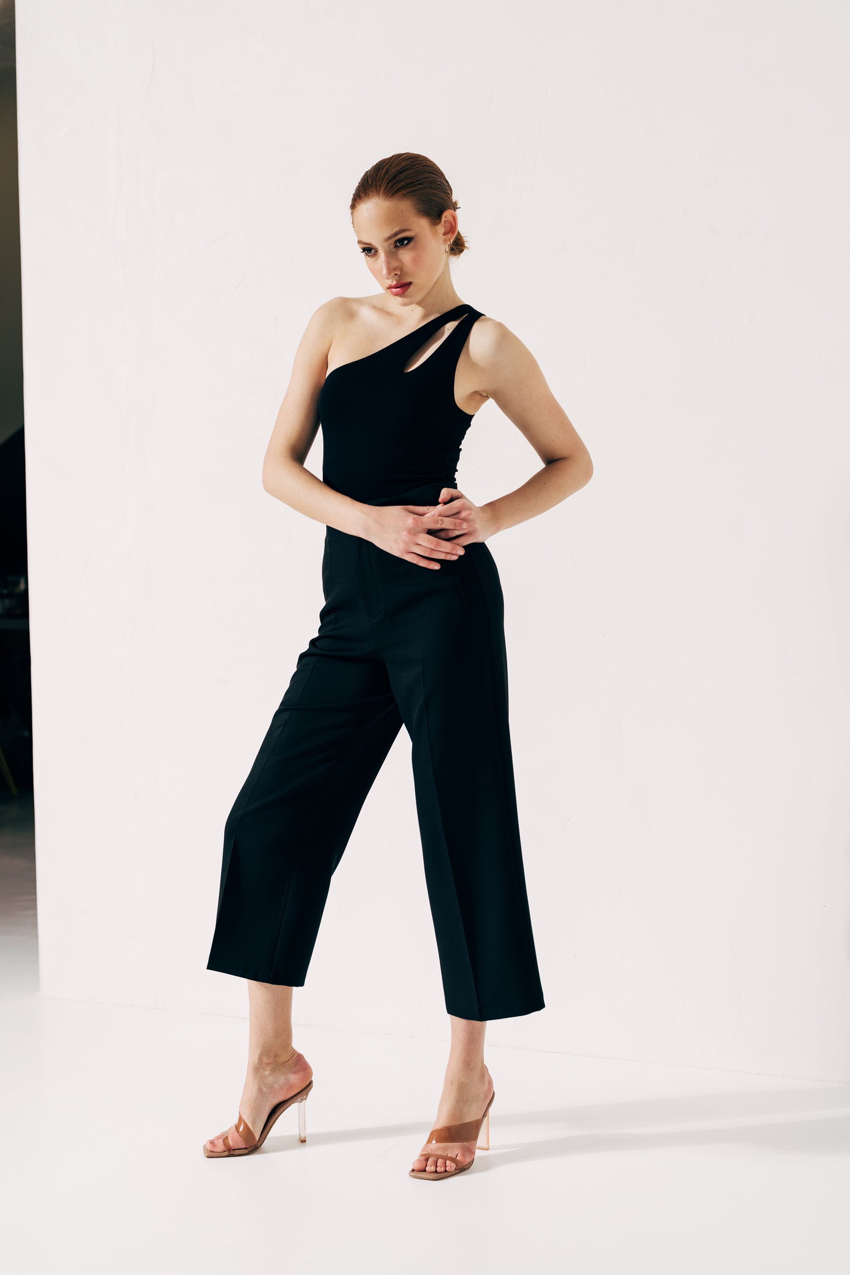 High-waist culotte trousers with pronounced seams