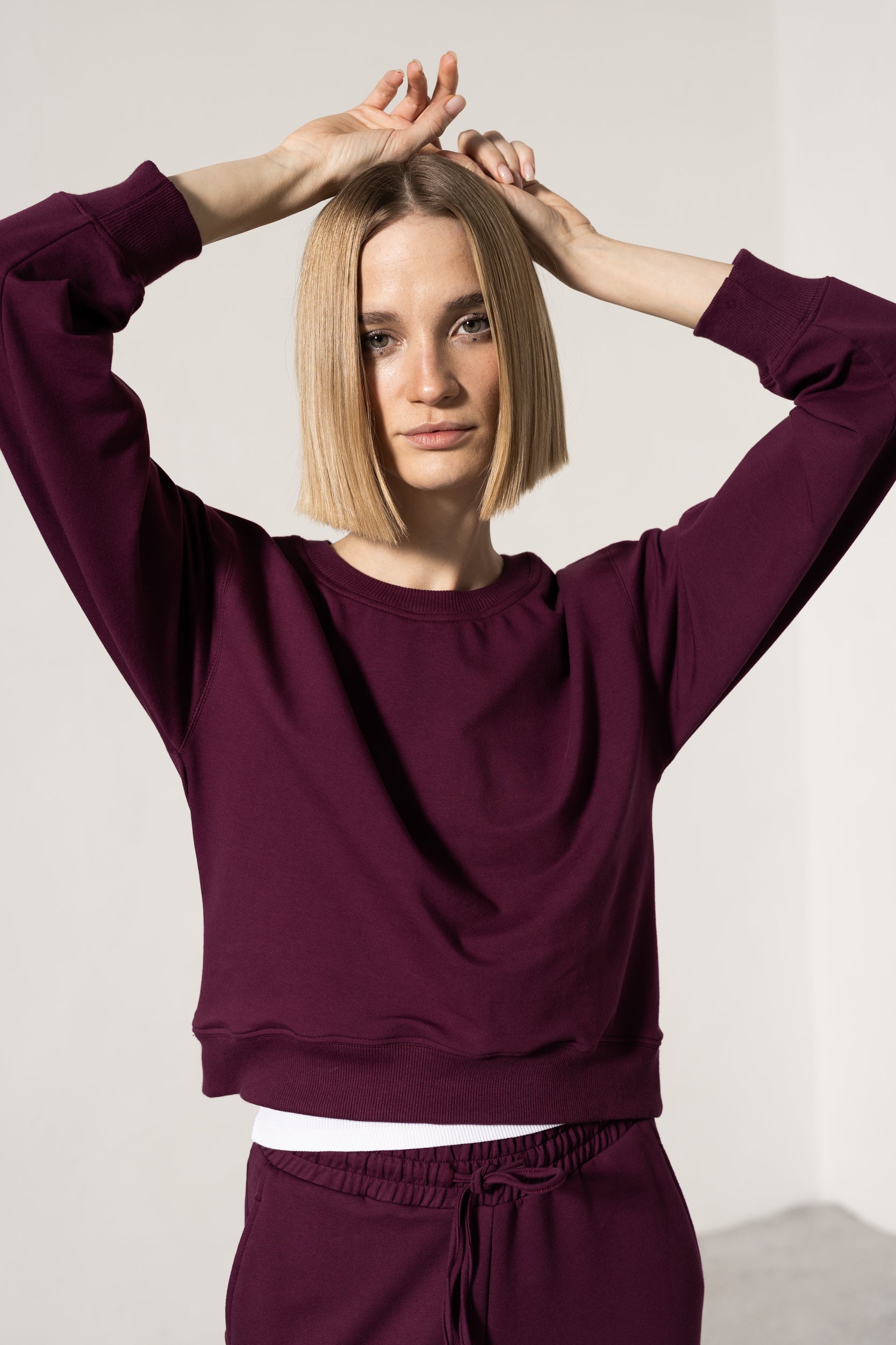 Cotton sweatshirt with round neckline