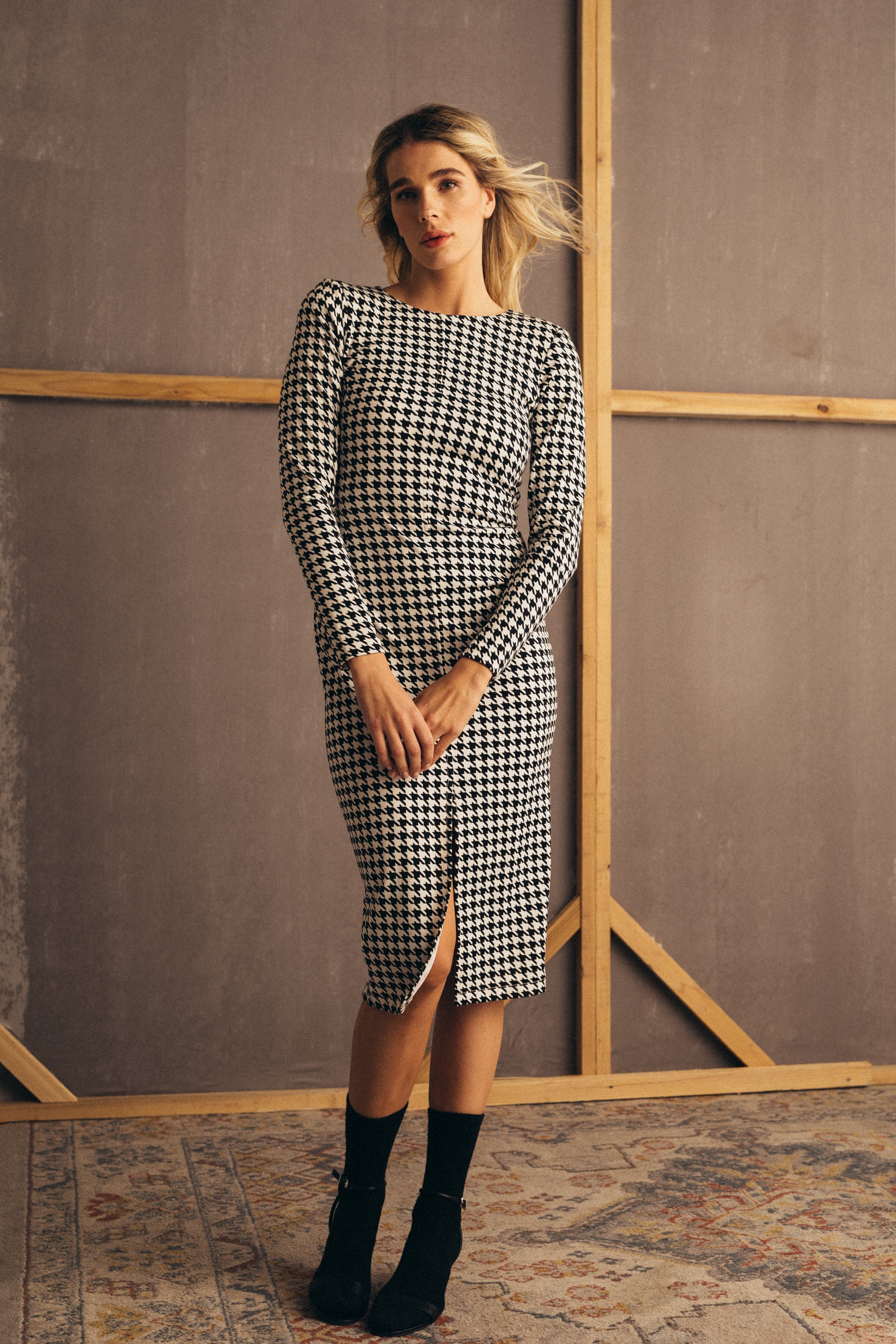 Houndstooth print midi dress with front slit