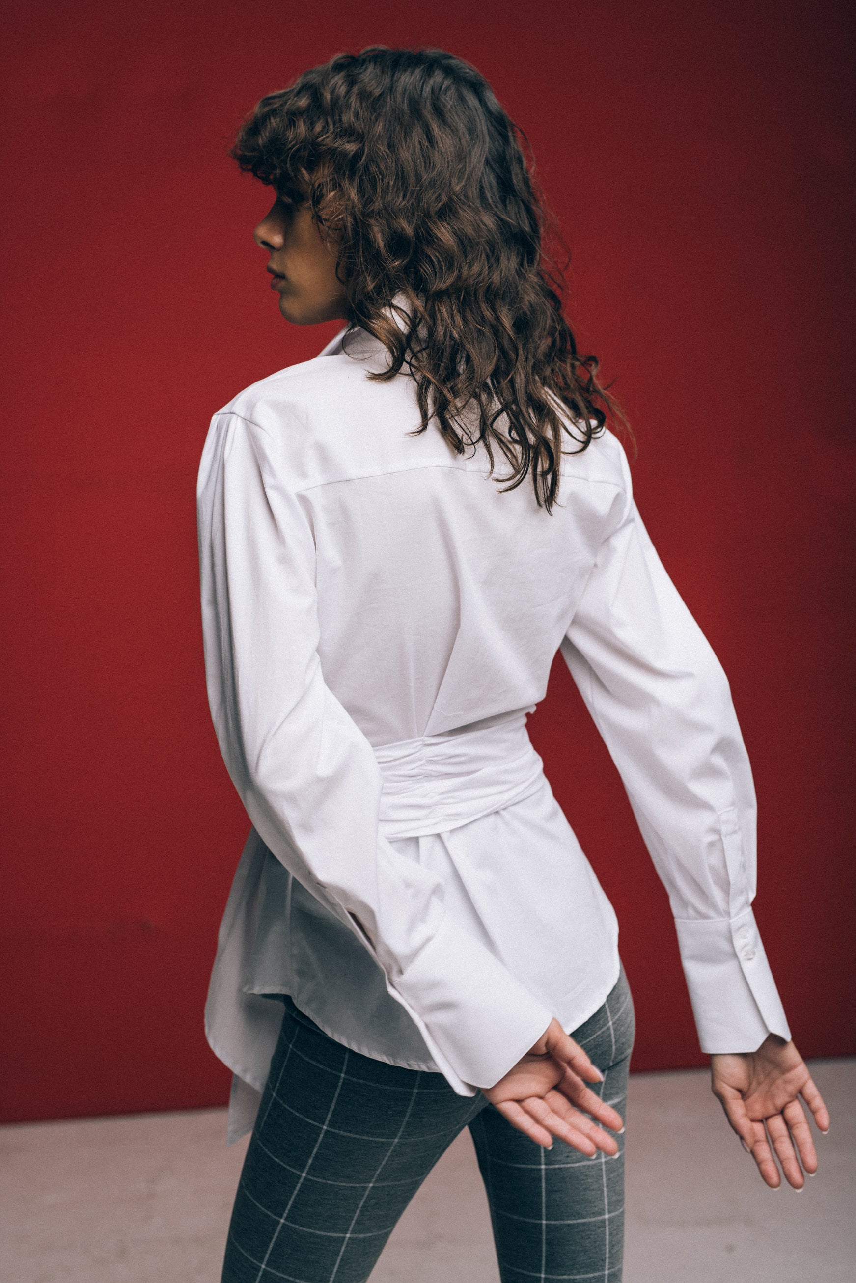 Fitted poplin shirt with bow detail and voluminous sleeves