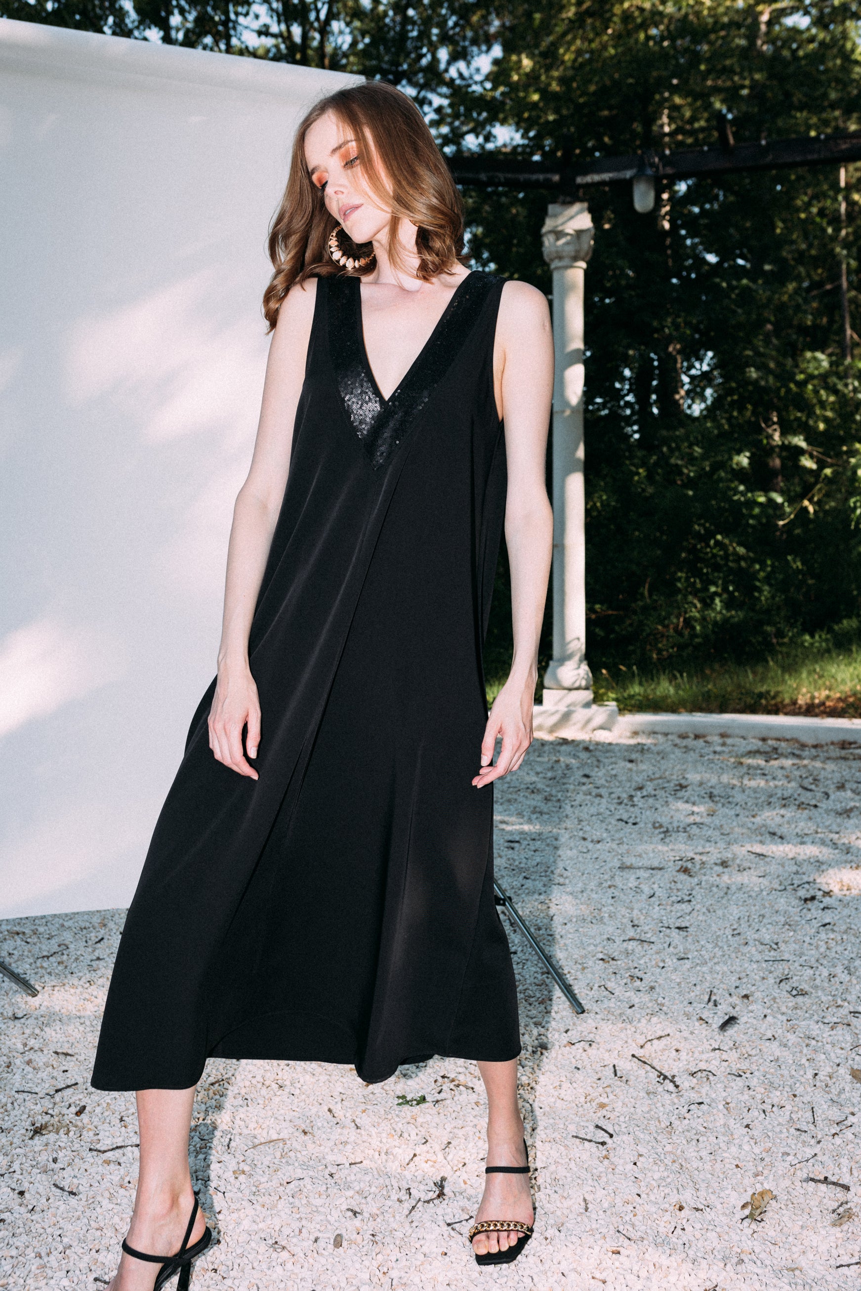Flowing midi dress with V-neckline and sequinned detail