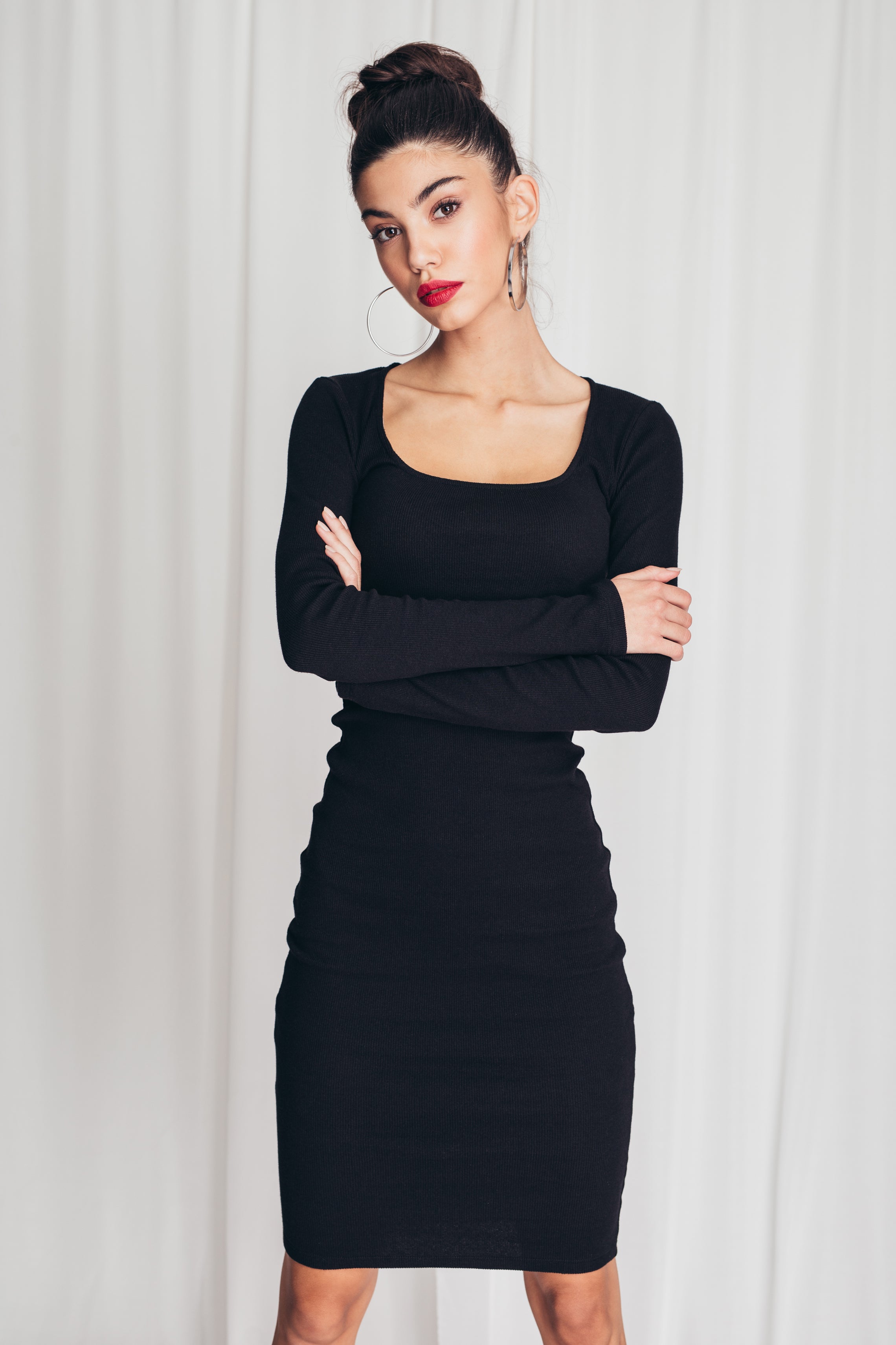 Fitted ribbed dress with square neckline